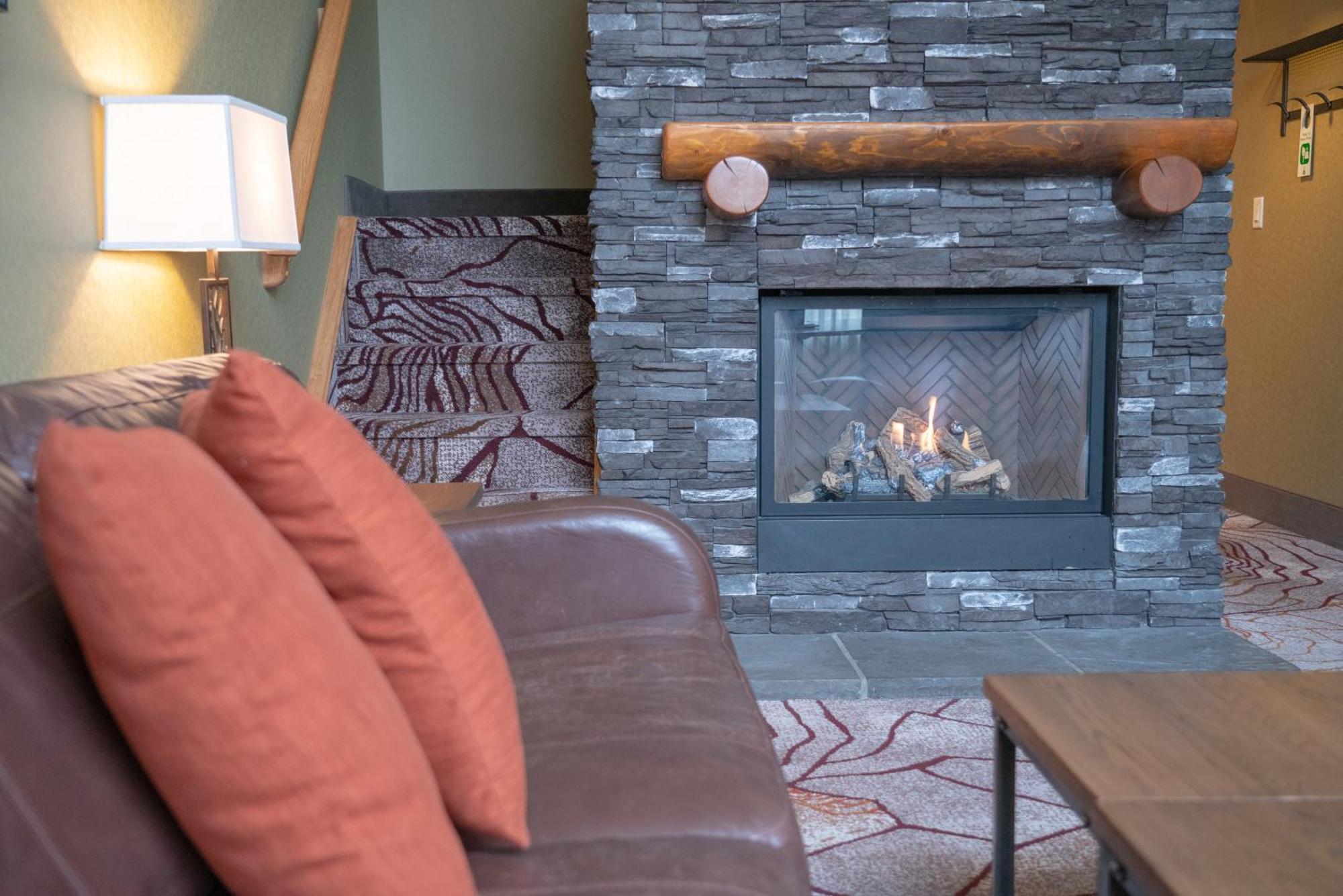 Banff Caribou Lodge And Spa מראה חיצוני תמונה